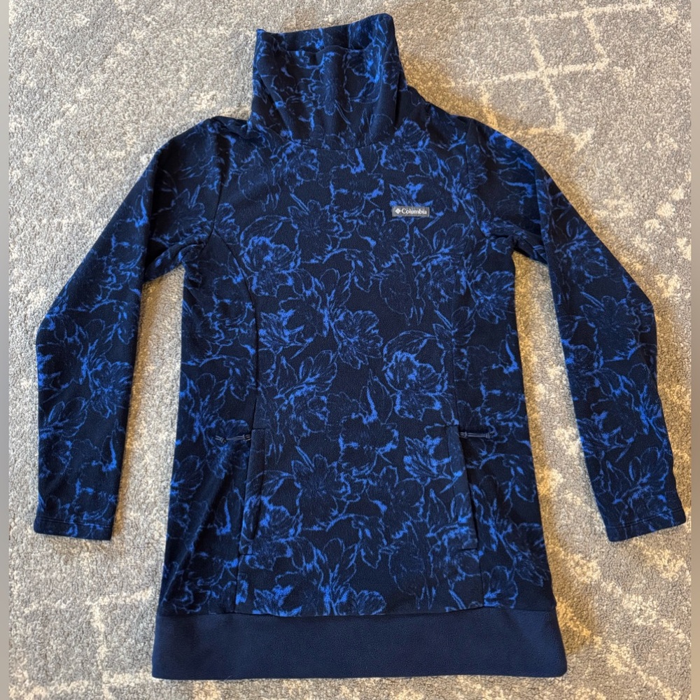 Columbia Blue Floral Long Fleece